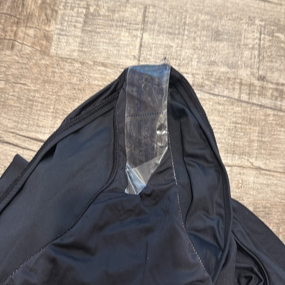 NWT!! La Blanca - Island Goddess Off Shoulder Ruffle One Piece - Black - Size 12 - Picture 8 of 8